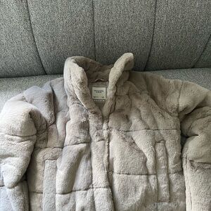 Abercrombie and fitch short faux fur